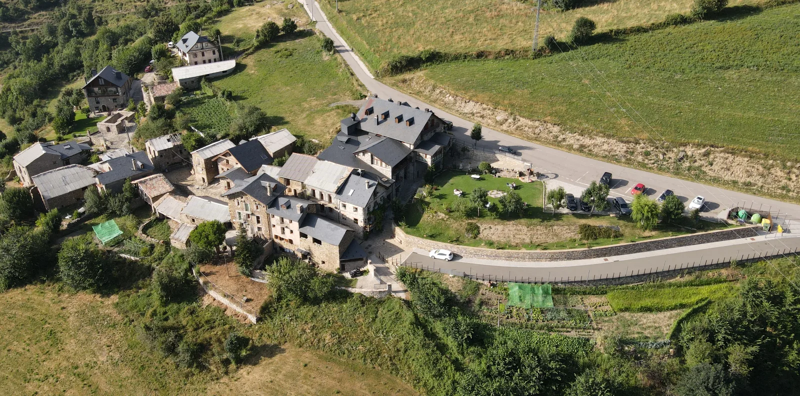 El nucli de la Vila d'Avall des de l'aire, agost del 2020.